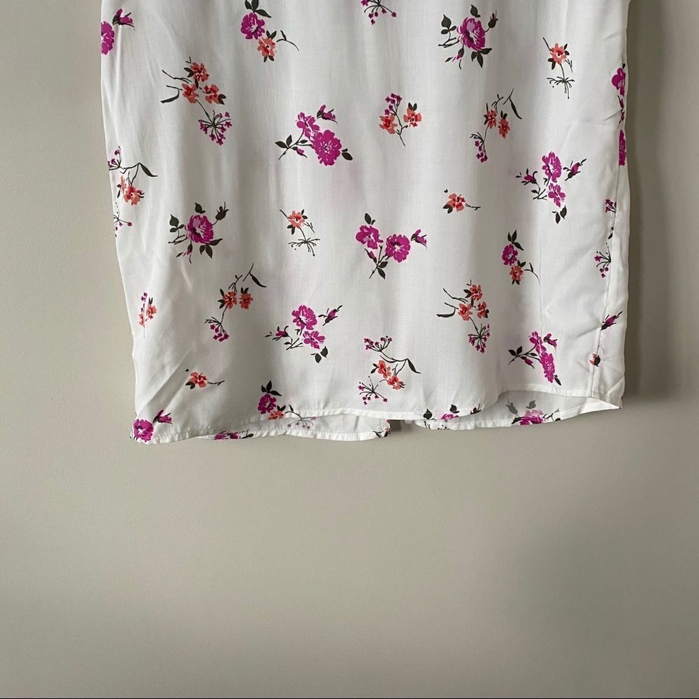 ABERCROMBIE & Fitch Floral Button Back Top - Picture 8 of 10